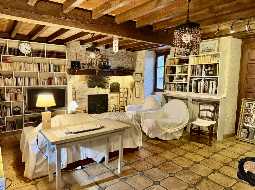 Fermette Béarnaise avec Grange Aménagée, Piscine et Vue Pyrénées, proche de Pau