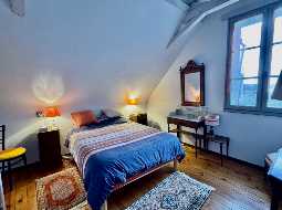 Fermette Béarnaise avec Grange Aménagée, Piscine et Vue Pyrénées, proche de Pau