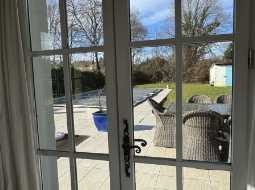 VENDU MEUBLÉ. Charmant Maison de Village avec 5 Chambres et une Piscine