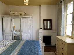 VENDU MEUBLÉ. Charmant Maison de Village avec 5 Chambres et une Piscine