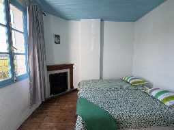 VENDU MEUBLÉ. Charmant Maison de Village avec 5 Chambres et une Piscine