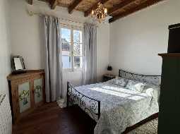 VENDU MEUBLÉ. Charmant Maison de Village avec 5 Chambres et une Piscine