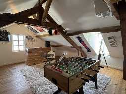 VENDU MEUBLÉ. Charmant Maison de Village avec 5 Chambres et une Piscine