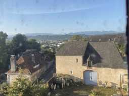 Rare, propriété authentique du XIVe siècle avec jardin et vues Pyrénées