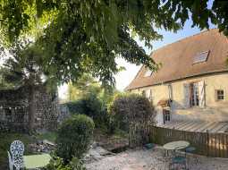 Rare, propriété authentique du XIVe siècle avec jardin et vues Pyrénées