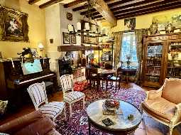 Rare, propriété authentique du XIVe siècle avec jardin et vues Pyrénées