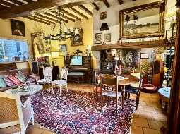 Rare, propriété authentique du XIVe siècle avec jardin et vues Pyrénées