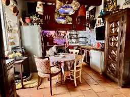 Rare, propriété authentique du XIVe siècle avec jardin et vues Pyrénées