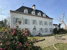 Demeure de Village de Caractère avec accès direct à la Rivière