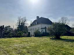 Demeure de Village de Caractère avec accès direct à la Rivière