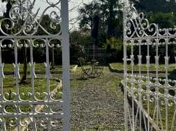 Demeure de Village de Caractère avec accès direct à la Rivière