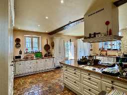 Demeure de Village de Caractère avec accès direct à la Rivière