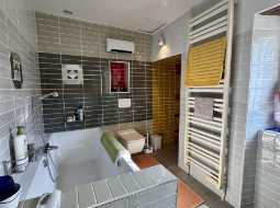 Demeure de Village de Caractère avec accès direct à la Rivière