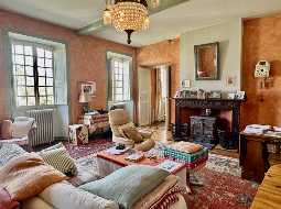 Demeure de Village de Caractère avec accès direct à la Rivière