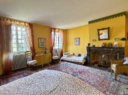 Demeure de Village de Caractère avec accès direct à la Rivière