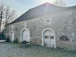 Demeure de Village de Caractère avec accès direct à la Rivière