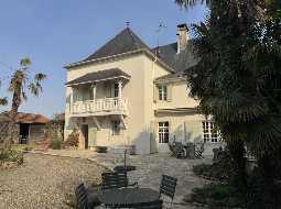 Demeure de Village de Caractère avec accès direct à la Rivière