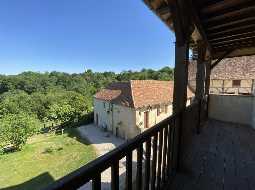 Ensemble Immobilier : Maison de Maître ; Bureaux Indépendants ; Maison d’Amis ; Écuries & Manège sur
