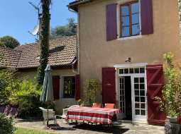 Magnificent 18th Century Maison de Maitre and Coach House with Pool