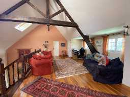 Bearnaise Hilltop Property in an Acre of Private Gardens with Swimming Pool and Mountain Views