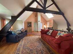 Bearnaise Hilltop Property in an Acre of Private Gardens with Swimming Pool and Mountain Views