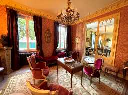 Beautiful Maison de Maitre in the heart of a welcoming traditional town 