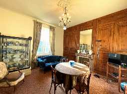 Beautiful Maison de Maitre in the heart of a welcoming traditional town 