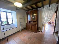 Ravissante propriété du XVIIIe avec cour intérieure, maison d'amis, grange & piscine chauffée