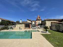 Graceful Belle Epoque Property, packed with period features. Gîte, Mosaic Pool + Jacuzzi