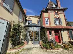 Graceful Belle Epoque Property, packed with period features. Gîte, Mosaic Pool + Jacuzzi