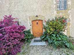 Charmante Demeure de Village Vendue meublée avec Gîte & Piscine remarquables