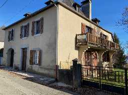 Between the mountains and the sea charming property in the heart of a lovely village. 