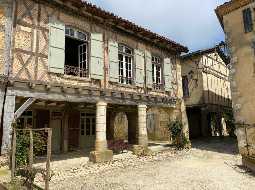 Magnifique Hôtel Particulier de 14eme au cœur d'une des plus belles bastides Landaise 