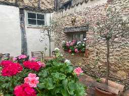 Magnifique Hôtel Particulier de 14eme au cœur d'une des plus belles bastides Landaise 