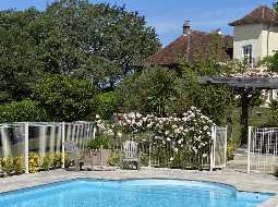 Charmante Néo-Béarnaise avec Environnement préservé, Vue sur les Pyrénées & Piscine