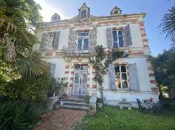 Pretty Maison Bourgoise with Walled Garden and Carriage House