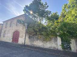 Pretty Maison Bourgoise with Walled Garden and Carriage House
