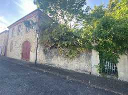 Pretty Maison Bourgoise with Walled Garden and Carriage House