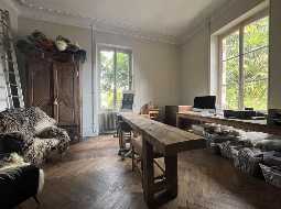 Pretty Maison Bourgoise with Walled Garden and Carriage House