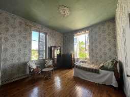 Pretty Maison Bourgoise with Walled Garden and Carriage House