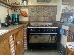 Delightful Turn Key Property, Heart of Saint Sever, Generous Gardens, Just 1hr to Ocean