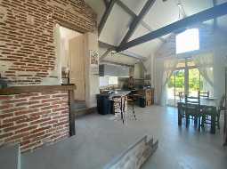 Delightful Turn Key Property, Heart of Saint Sever, Generous Gardens, Just 1hr to Ocean