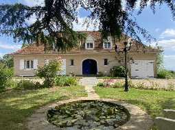 Splendid Bearnaise Villa with Panoramic Views of the Pyrenees Mountains