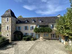 Beautiful Chateau with Independent Guest House and Mountain Views 