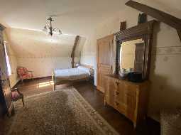 Beautiful Chateau with Independent Guest House and Mountain Views 