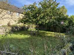 Beautiful Chateau with Independent Guest House and Mountain Views 