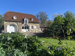 Superb Manoir avec Piscine et Gîte Dans 5,000m2 du Parc Privé