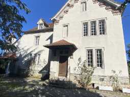 Superb Manoir avec Piscine et Gîte Dans 5,000m2 du Parc Privé