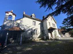 Superb Manoir avec Piscine et Gîte Dans 5,000m2 du Parc Privé