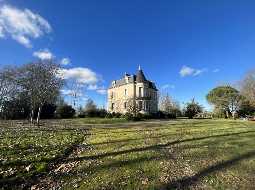 Elégant Château sur 2.2HA au cœur de Saint Sever